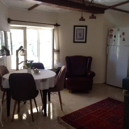 Nesrin Hanim'in Evi 무글라